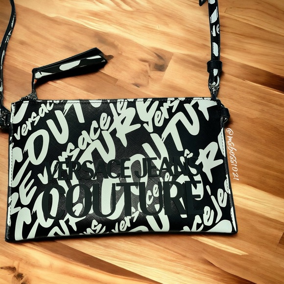 Versace Jeans Couture Flat Crossbody in Graffiti Black/White BRAND NEW W/TAGS - Picture 2 of 5